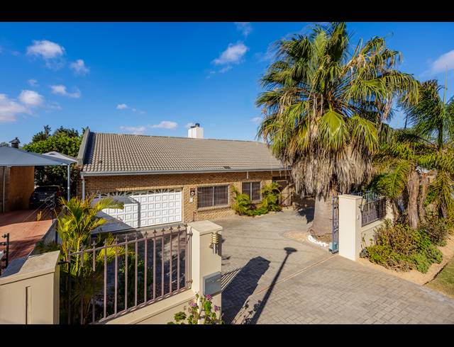 5 BEDROOM FREEHOLD FOR SALE IN VIERLANDEN